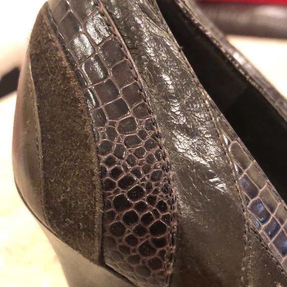 Peep toe pumps - Picture 2 of 3